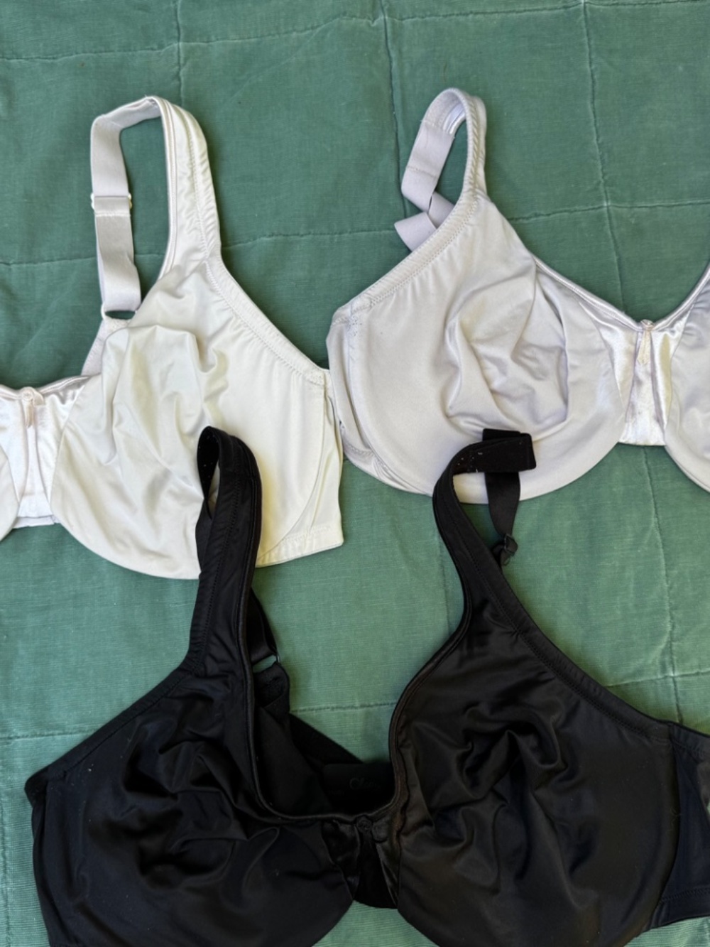 Lot of 3 Olga Signature Support Underwire Unlined Bras Style 35002 Sz 42D